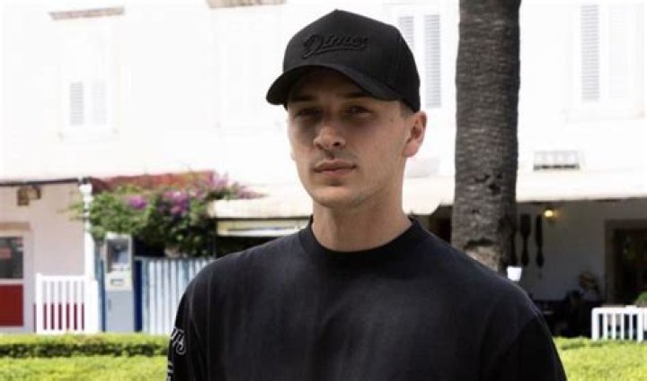 Discovering Luke Belmar: A Wikipedia Journey