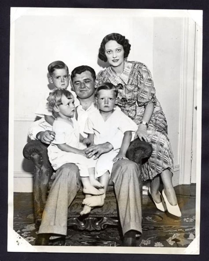 Unveiling the Enigmatic Life of Mae Braddock