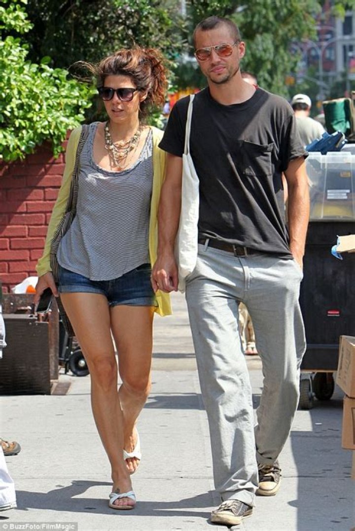 Marisa Tomei's Partner: Unraveling the Mystery Behind the Acclaimed Actress's Love Life