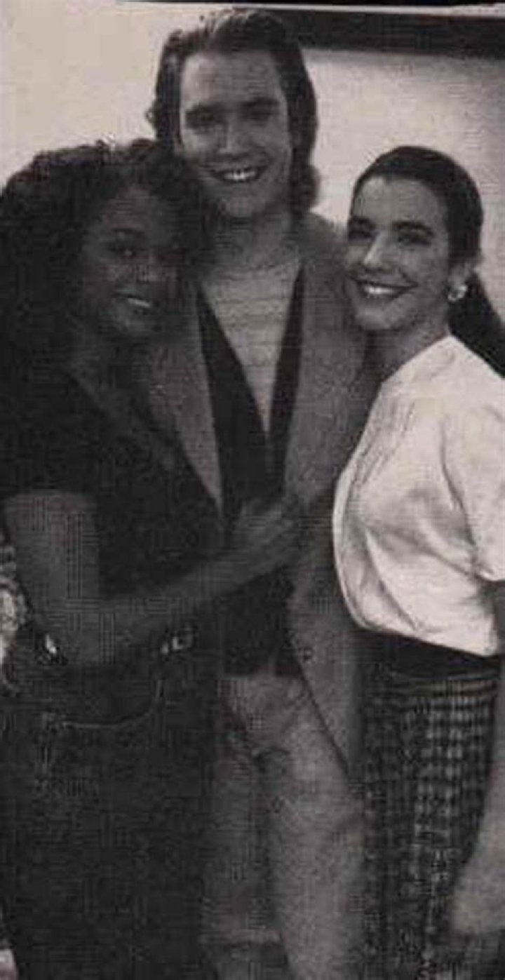 The Enduring Legacy of Mark Paul Gosselaar and Lark Voorhies: A Nostalgic Dive into Their Careers and Lives