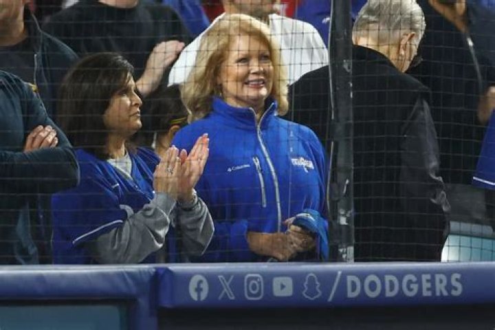 Mary Hart: A Glimpse into the Life and Career of a Legendary Television Host