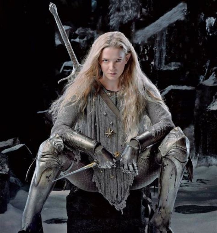 Morfydd Clark: Is She Married?