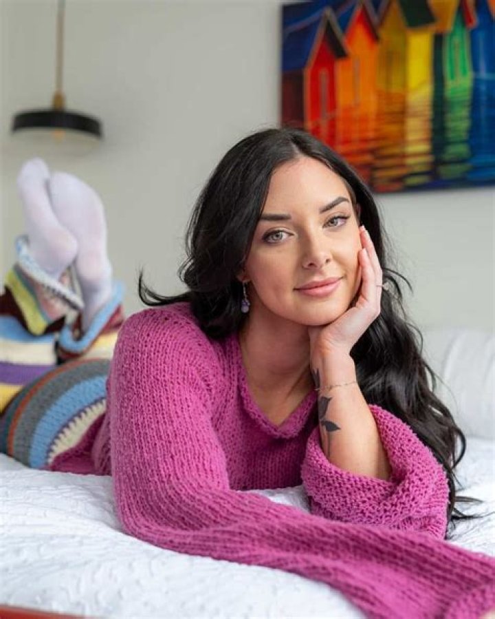 Morgan Vera S: The Rising Star of the Music Industry