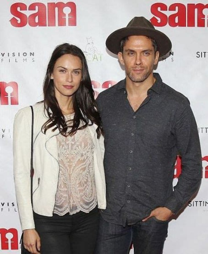 Unveiling the Life and Partner of Neal Bledsoe