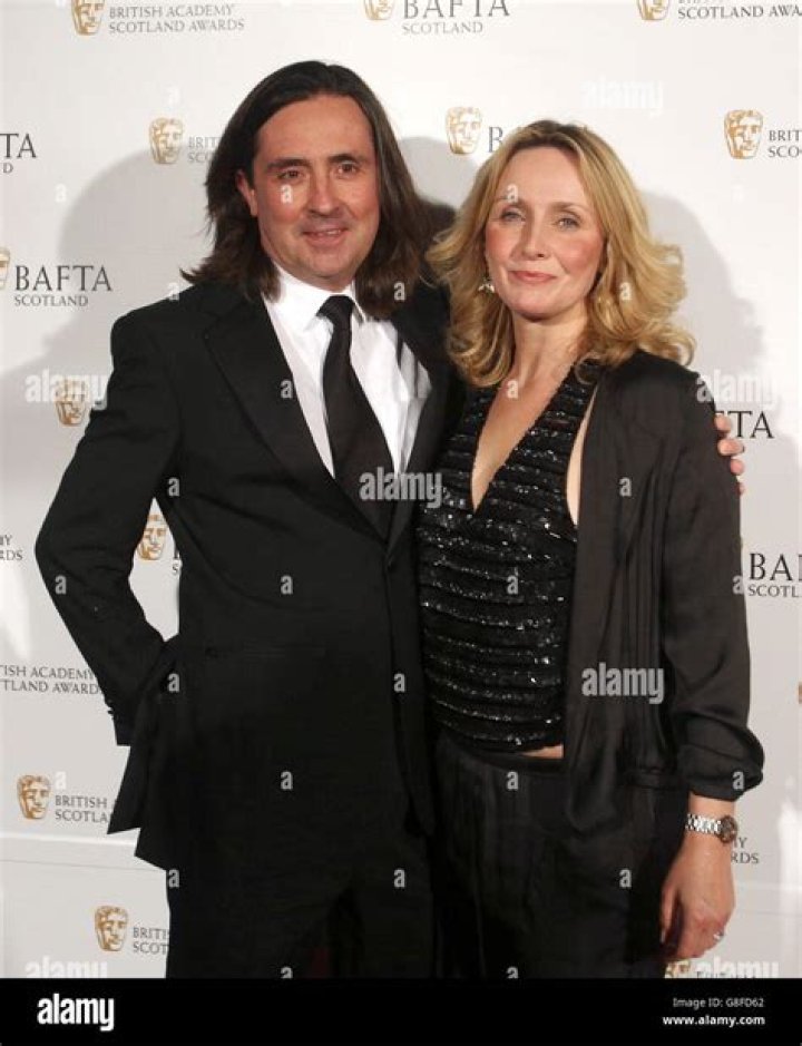 Neil Oliver Wife: A Comprehensive Look at His Personal Life and Journey