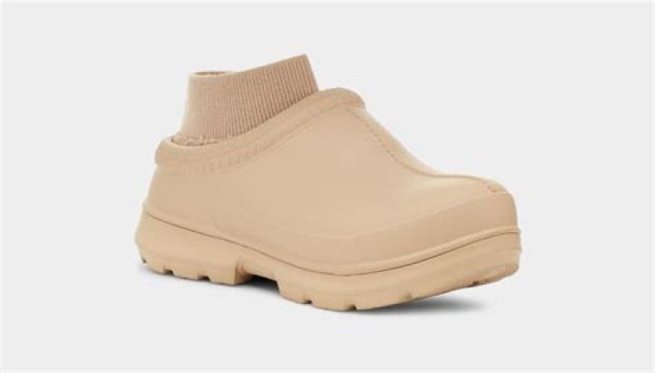 Nurse Uggs: The Ultimate Footwear for Comfort and Style in Healthcare