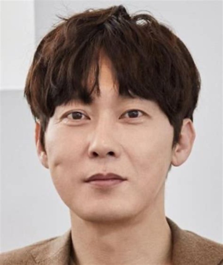 Unveiling the Multifaceted Life of Park Byung-eun