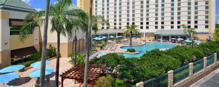 Discover the Elegance of Rosen Plaza Hotel