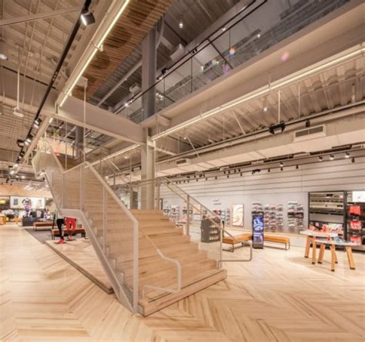 Discover the Santa Monica Nike Store: A Unique Shopping Experience
