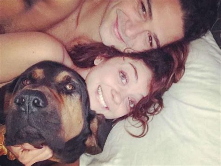 Exploring the Life and Career of Sarah Hyland: A Closer Look at Her Personal Life