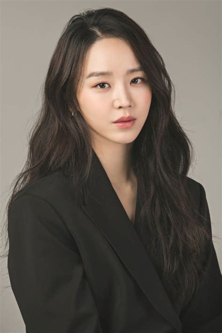 Discovering Shin Hye-sun: The Rising Star of Korean Entertainment