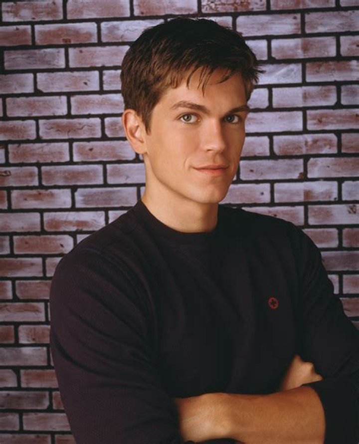 Steve Howey: From Humble Beginnings to Hollywood Stardom