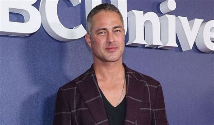 Analyzing the Financial Success of Taylor Kinney: Net Worth 2023