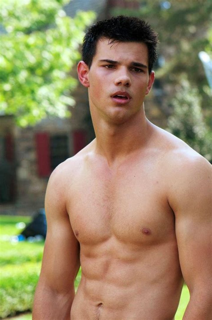 Unveiling the Truth: Taylor Lautner Naked and the Story Behind It