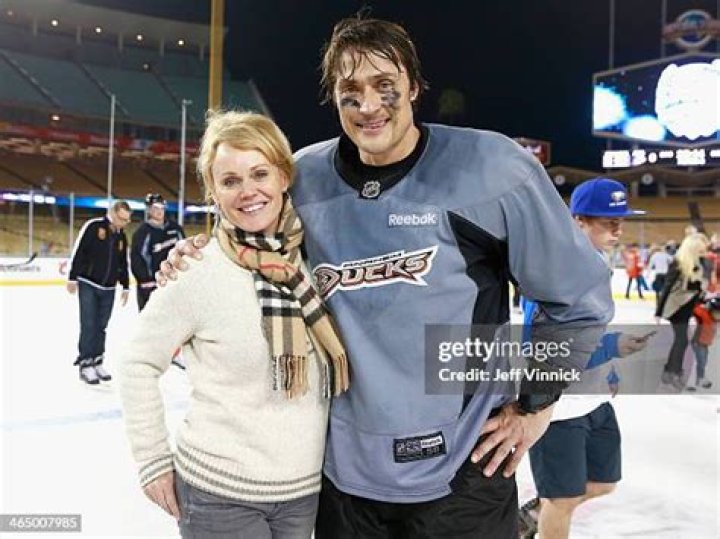 Unveiling the Life of Teemu Selänne's Wife: A Journey of Love and Support