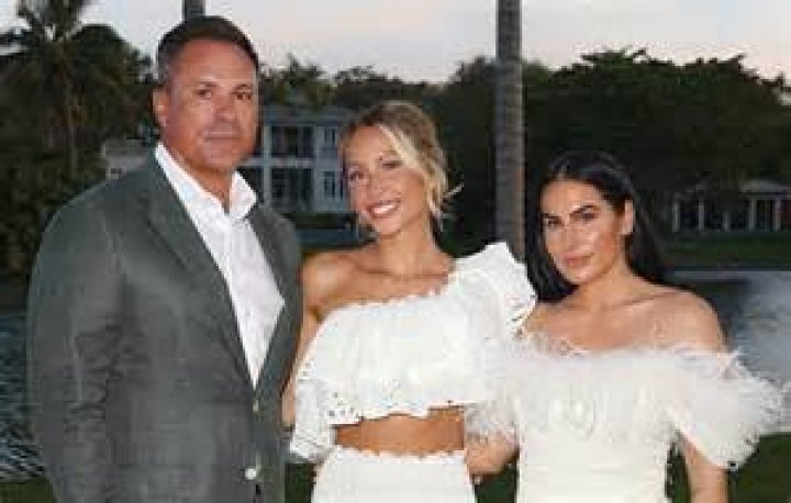 TJ Earle: The Rising Star of Contemporary Art