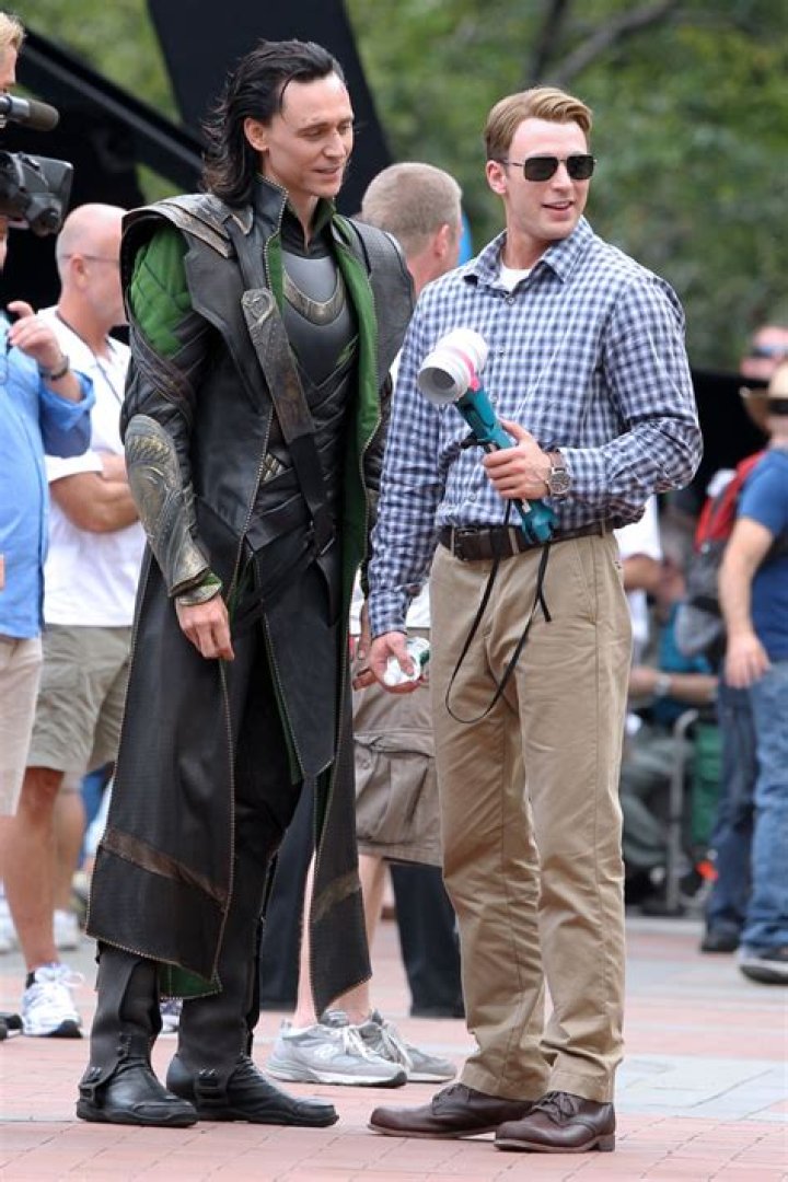 Unveiling the Height of Tom Hiddleston: A Closer Look