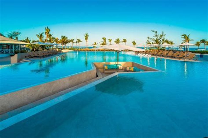 Turquoise Turks and Caicos: A Paradise of Crystal Waters and Unmatched Beauty