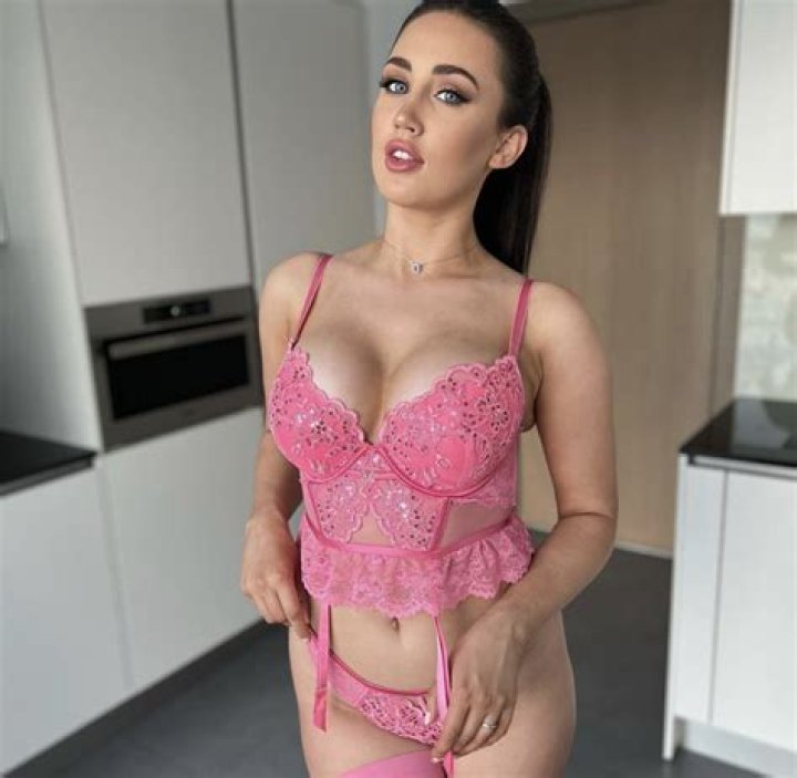 Discovering Vanessa OnlyFans: The Allure Behind the Content Creator