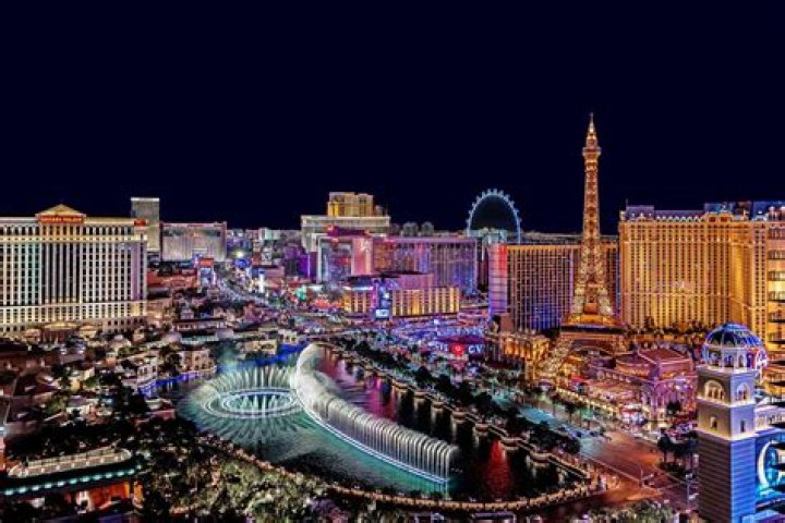 Vegas: The Ultimate Guide to the Entertainment Capital of the World