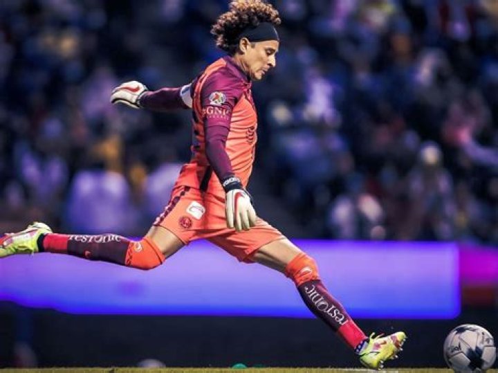 Wallpaper Memo Ochoa: A Comprehensive Guide to Celebrating the Iconic Keeper