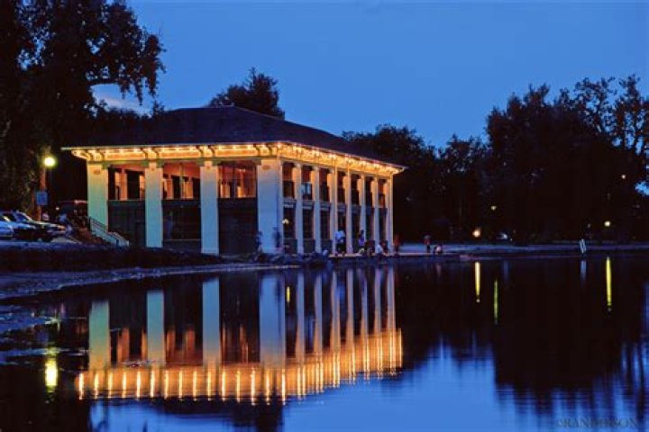 Exploring the Wash Park Boathouse: A Guide to Denver's Iconic Lakeside Retreat