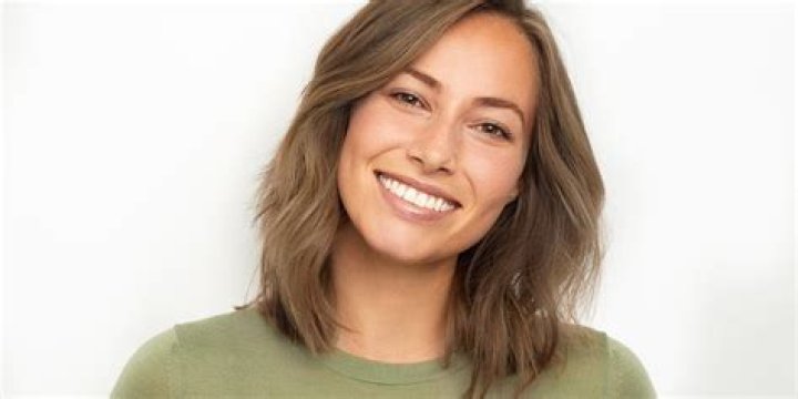 What Does Mousy Hair Mean: A Comprehensive Guide to Understanding and Transforming Your Hair