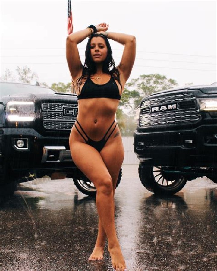 Exploring the Intriguing World of Whitney Wren: The Allure of Whitney Wren Nude