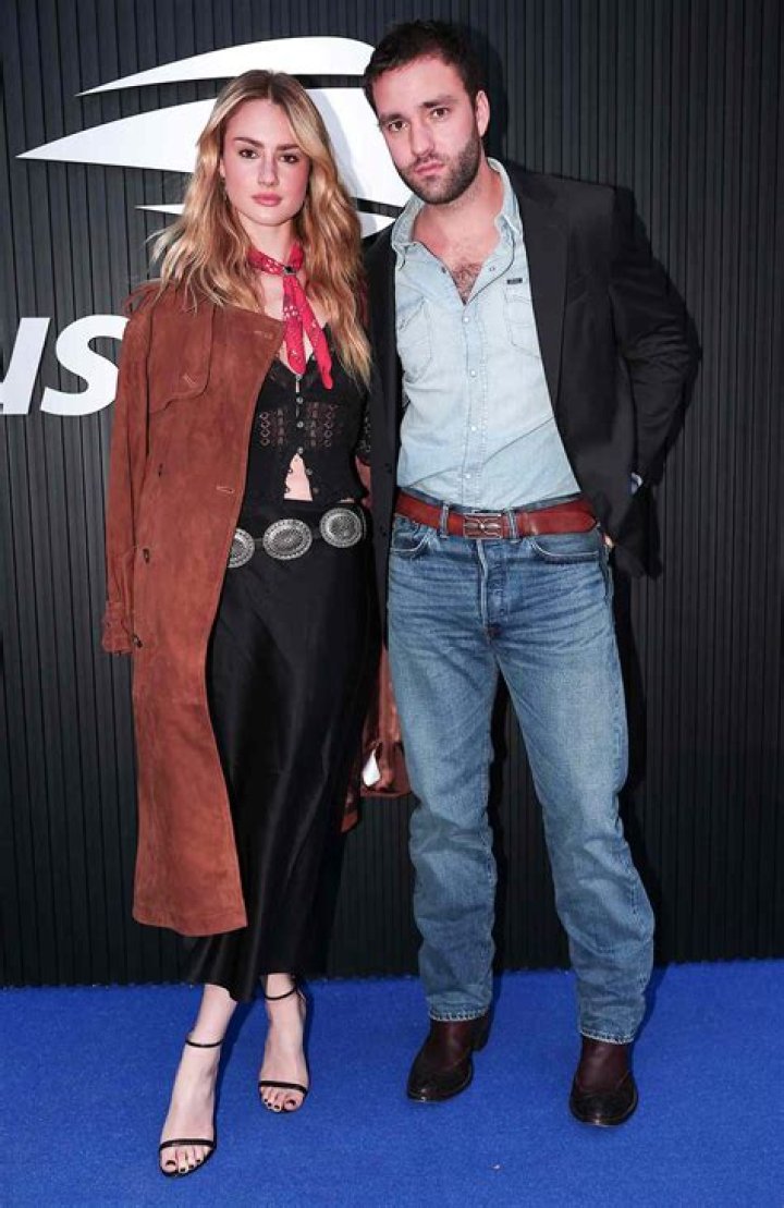 The Enigmatic Love Life of Jackson Browne: Who is Jackson Browneurrent Partner?