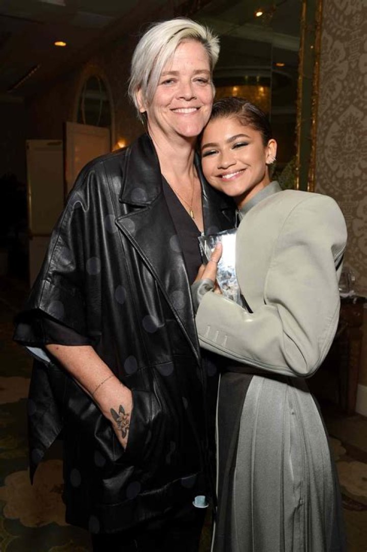 Unveiling Zendaya's Mom: The Woman Behind the Star